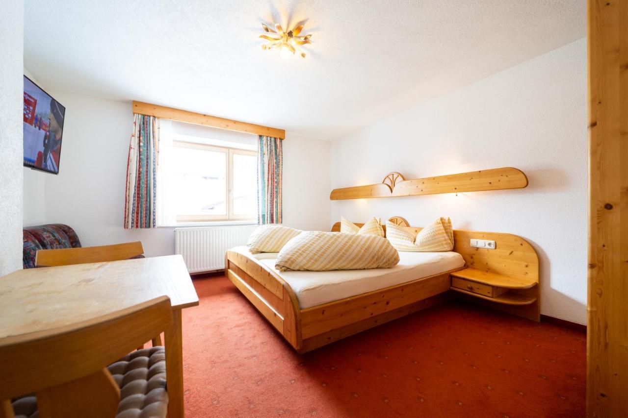 Haus Rosmarie Appartement Sankt Anton am Arlberg Buitenkant foto