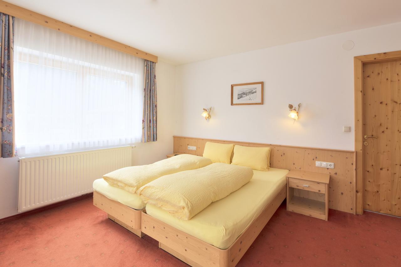 Haus Rosmarie Appartement Sankt Anton am Arlberg Buitenkant foto