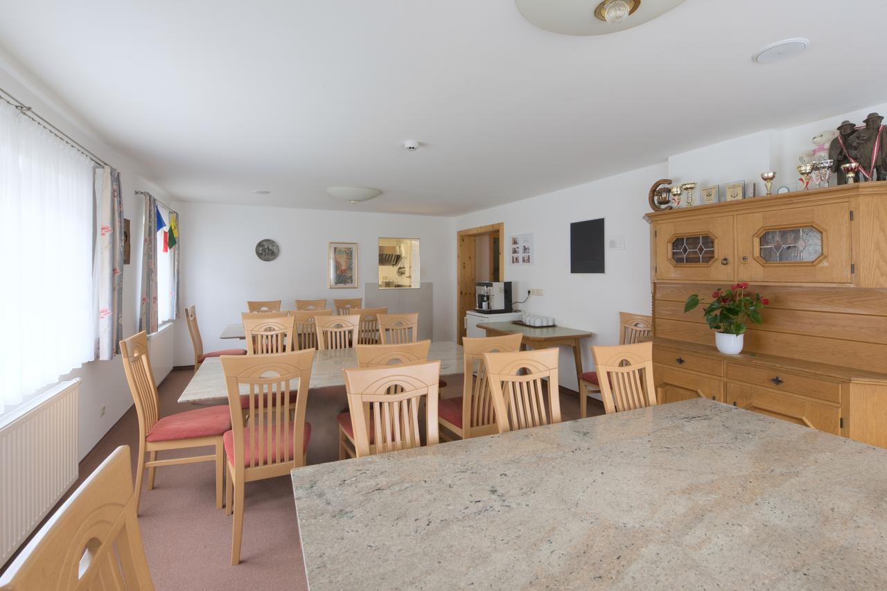 Haus Rosmarie Appartement Sankt Anton am Arlberg Buitenkant foto